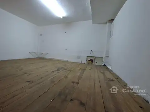 Local   Entrepiso a 4/c de Av. Maipu (Zona Comercial)