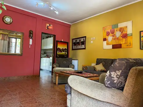 Casa 3 ambientes con 2 baños