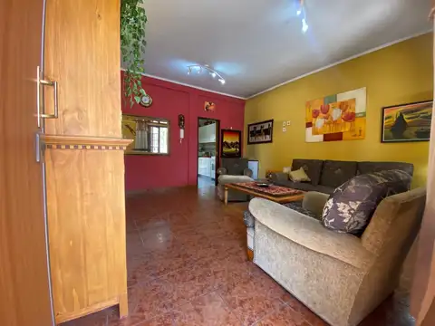 Casa Temperley 3 ambientes, jardín, galería, quincho