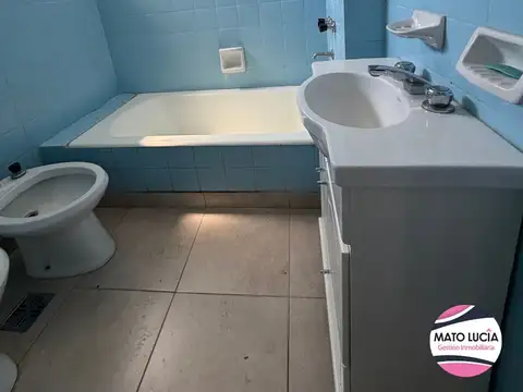 Luminoso 2 ambientes con balcon - FLORES