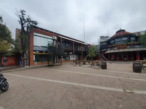 Primera Junta 900, Piso 1