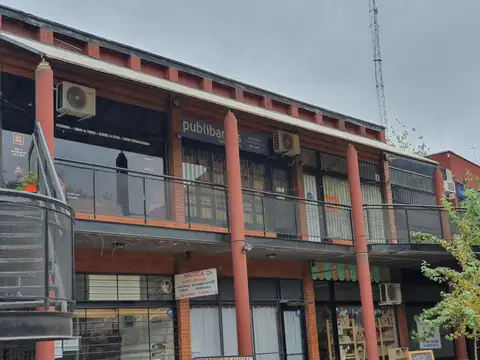 Primera Junta 900, Piso 1