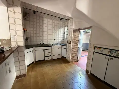 VENTA CASA 4 AMB +PATIO+BALCON ATERRAZADO - FLORES