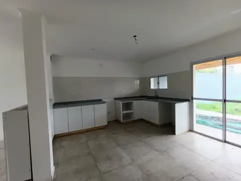 Depto Tipo Casa en Alquiler con 2 cocheras