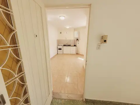 Casa 2 ambientes con 1 baño