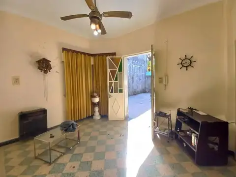 Casa 4 ambientes con 1 baño