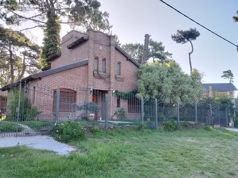 VILLA GESELL CHALET ALQUILER TEMPORAL EN EL CENTRO