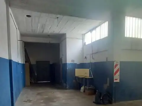 Galpon con vivienda, Lomas del Mirador