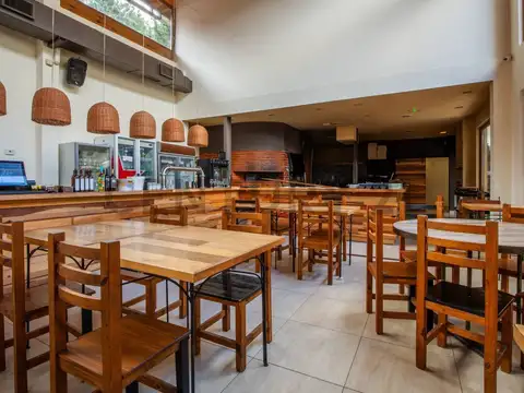 Las Camelias 100, Piso 0