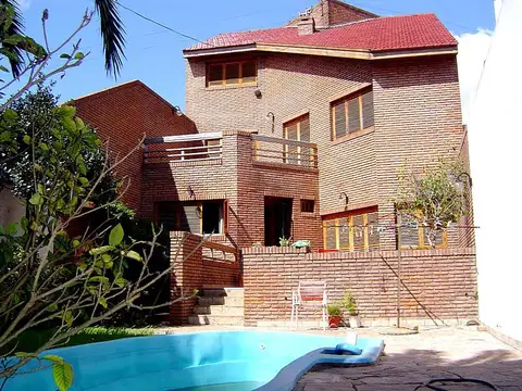 VENTA CASA 5 AMB 570 M2 COCHERA VALENTIN ALSINA LANUS