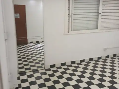 Local en Venta Via Púb.