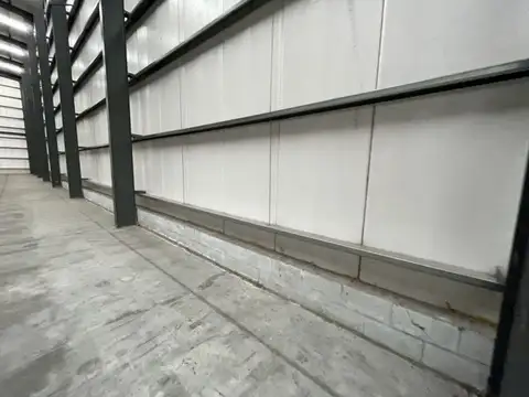 Galpon en Alquiler 73  mts Frente