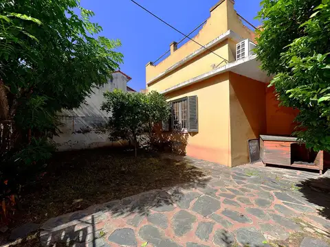 Depto Tipo Casa en Venta con 1 cocheras