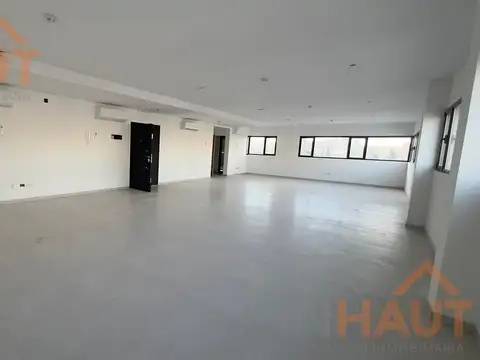 Alquiler de Oficina de 120mts cuadrados en Neuquen