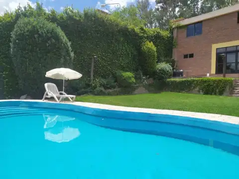 Hermosa casa vta 4 dorm qcho/gge/pileta/lav Las Higueras 96