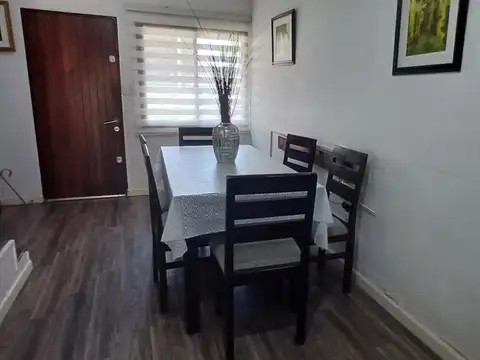 Casa en venta de 2 dormitorios c/ cochera en Lezica