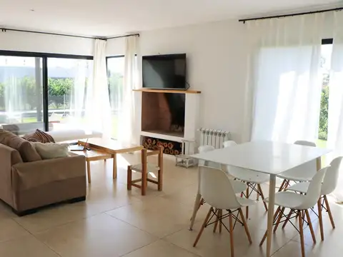 Casa en Venta en Pilar del Este - Santa Emilia, USD 165.000