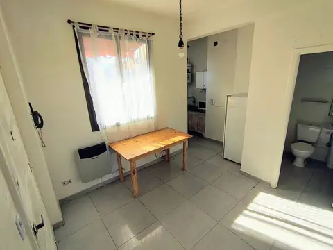 VENTA SEMIPISO 3 AMB. MUY LUMINOSO SEMI AMOBLADO