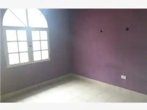 Casa 5 ambientes con 1 baño