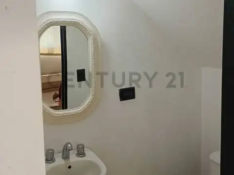 Dúplex en Barrio cerrado de 2 dormitorios en Gonnet – Calle 20 Nº 2329 e/ 508 y 509.