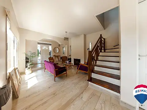 Casa 5 ambientes con 2 baños