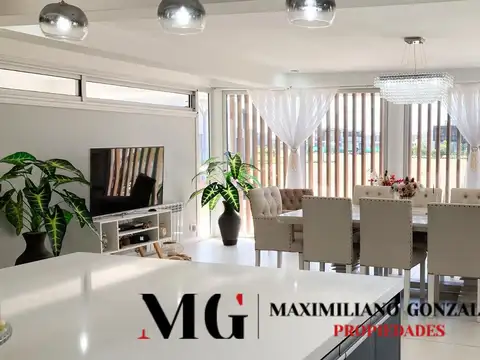 Casa 6 ambientes con 4 baños