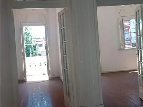 RIVADAVIA. AV 8000, Piso 1