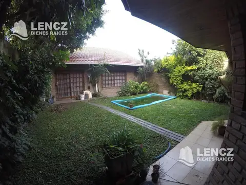 NUEVO PRECIO  EXCELENTE CHALET  5 AMB.C/COCHERA, PILETA Y JARDIN. QUILMES OESTE. nuevo precio!