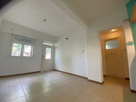 Depto Tipo Casa en Venta en Monte Castro, USD 140.000