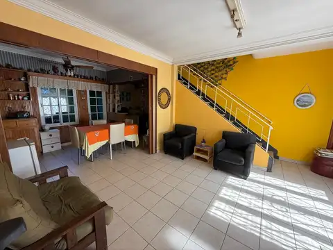Depto Tipo Casa en Venta de 6 ambientes
