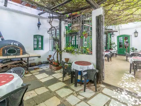 CASA Y FONDO DE COMERCIO EN VENTA RESTAURANTE