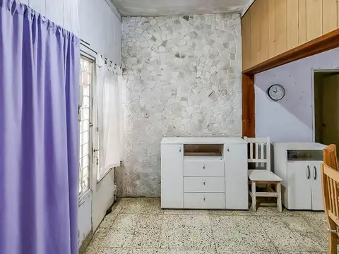 VENTA | PERMUTA - Casa de pasillo a reciclar con patio y parrillero - Barrio Ludueña, Rosario.