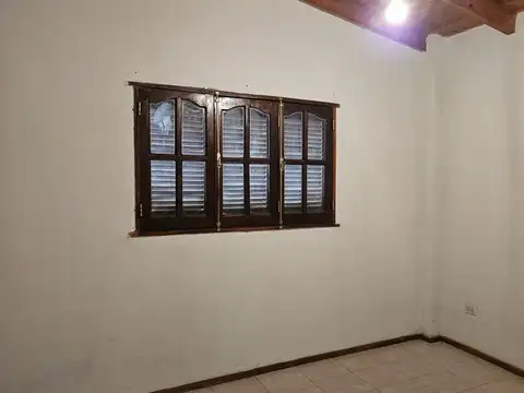 Casa 3 ambientes con 1 baño