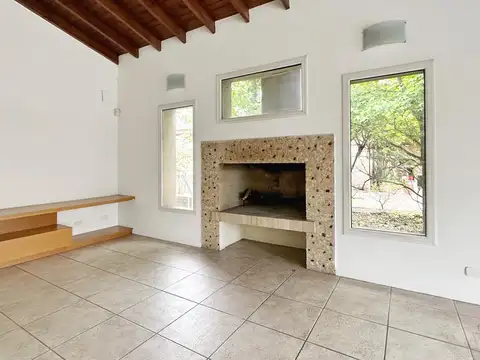 Casa 5 ambientes con 3 baños