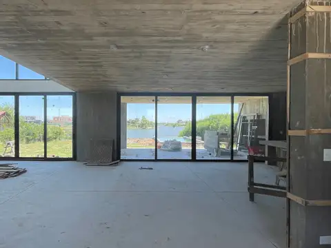 Casa 4 ambientes con 3 baños