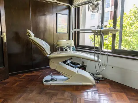 Oficina 4 ambientes con 1 baño