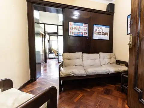 Venta - Única oficina por piso, 3 despachos.