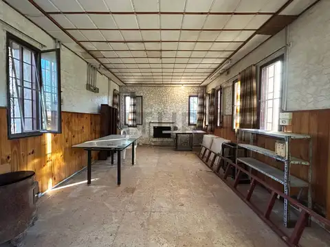 Venta Casa 2 Dormitorios, Excelente Esquina de Funes