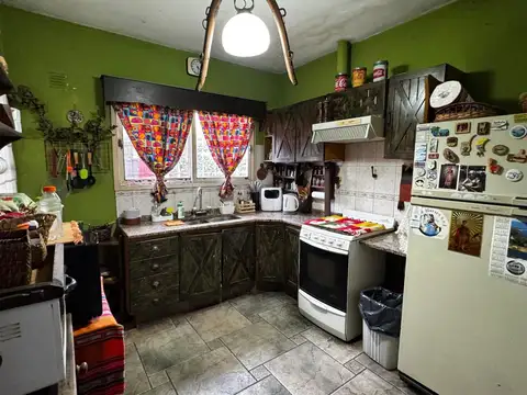 Casa 5 ambientes con 2 baños