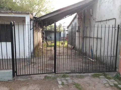 Monseñor de Andrea 2200