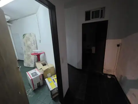 Casa 14 ambientes con 4 baños