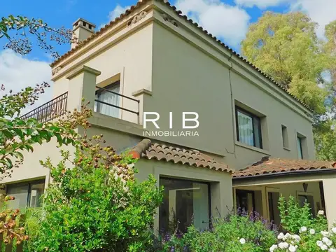 Con Renta - Propiedad sobre 1012 m2 - Las Beatrices