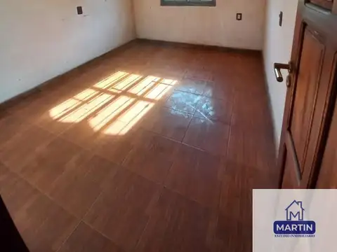 Chalet en alquiler de 3 dormitorios c/ cochera en Jardín América