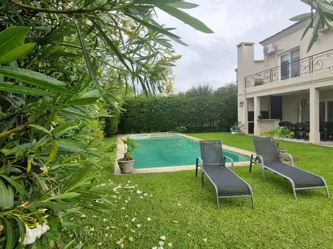 Avenida de los Lagos 5300