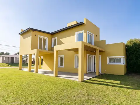 Venta Casa 4 Ambientes B. San Patricio A Estrenar
