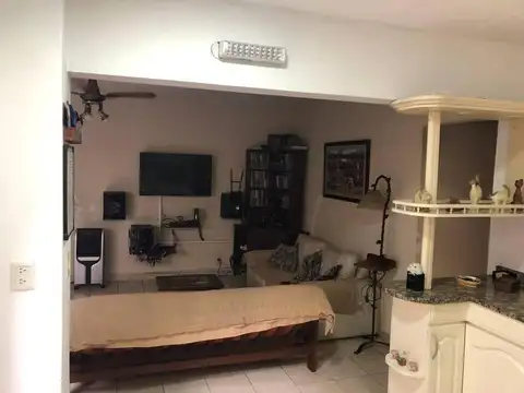 Depto Tipo Casa 4 ambientes con 2 baños