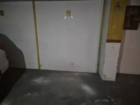 VENTA DE COCHERA EN CENTRO CON RENTA