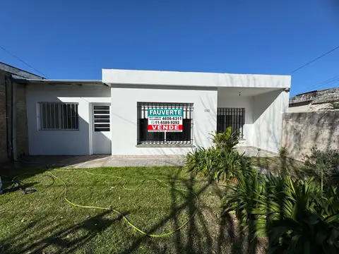 CASA TODA EN PLANTA BAJA. HURLINGHAM. VENTA