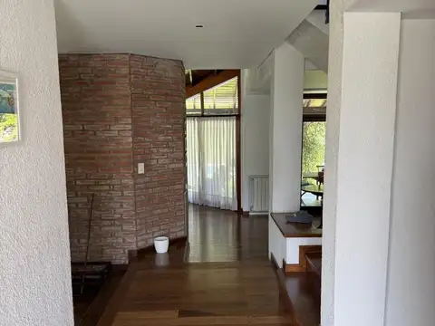 Casa 6 ambientes con 3 baños