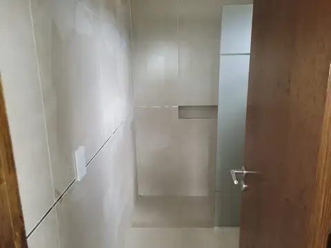 CASA 4 DORMITORIOS 3 BAÑOS B° LAR DE BOEDO CENTRAL